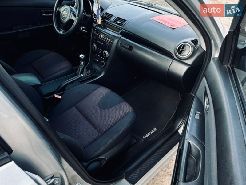 Седан Mazda 3 2006 в Смеле