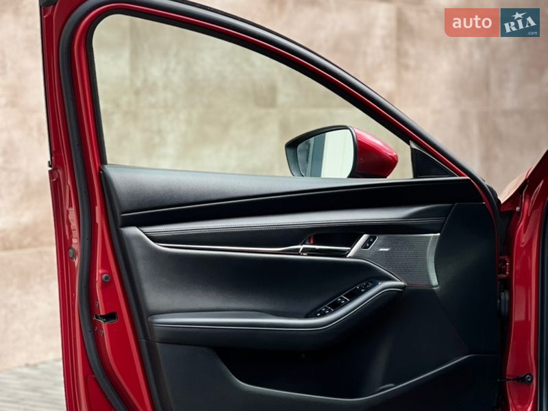 Седан Mazda 3 2018 в Николаеве