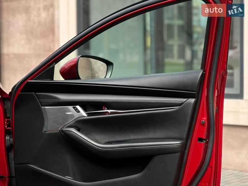 Седан Mazda 3 2018 в Николаеве
