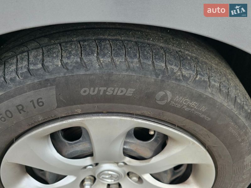 Седан Mazda 3 2012 в Киеве