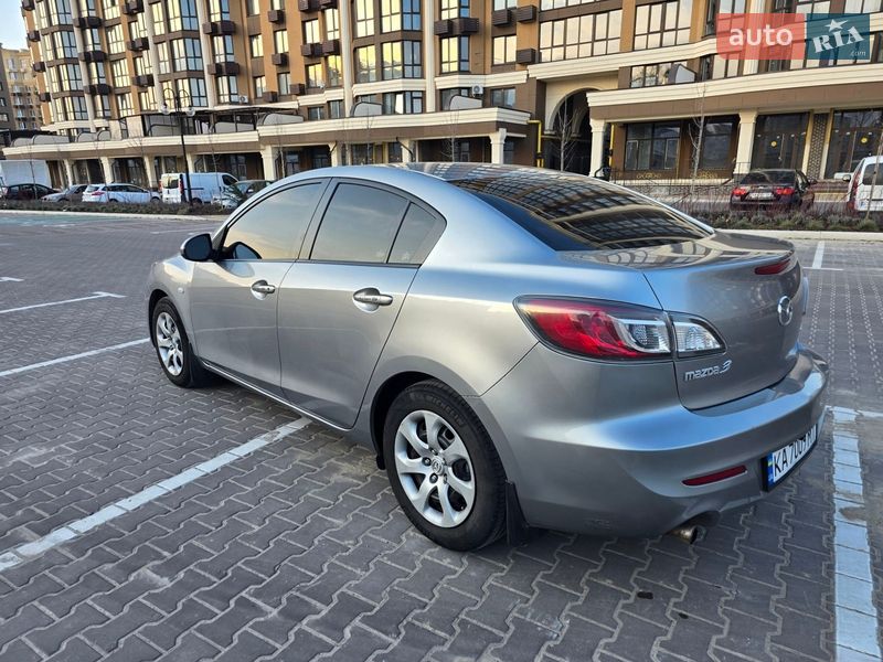 Седан Mazda 3 2012 в Киеве