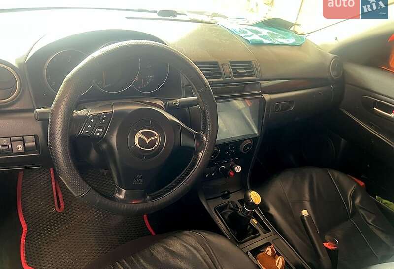 Седан Mazda 3 2004 в Николаеве