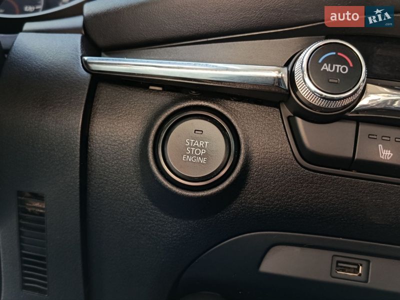 Седан Mazda 3 2019 в Луцке