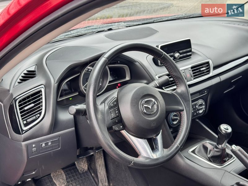 Седан Mazda 3 2015 в Сумах