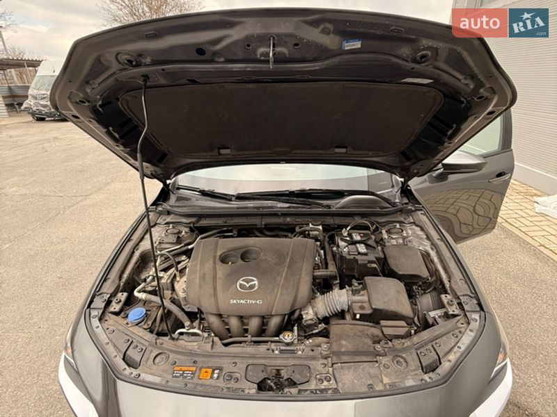 Седан Mazda 3 2018 в Днепре