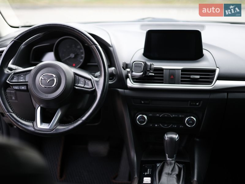 Седан Mazda 3 2017 в Львові