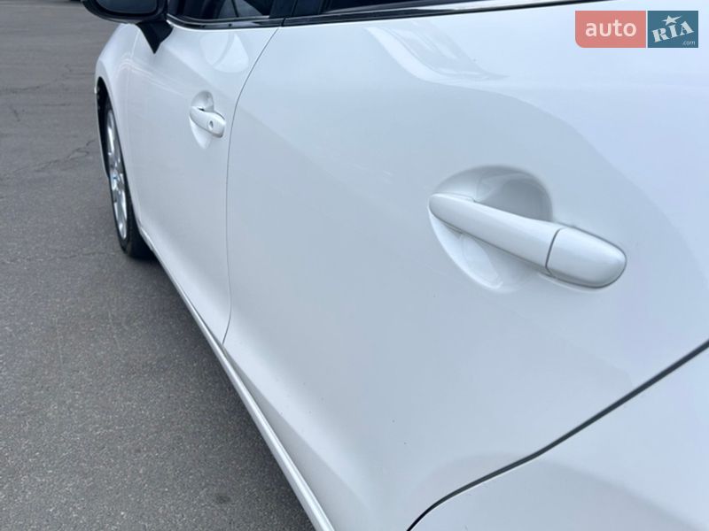 Седан Mazda 3 2015 в Киеве