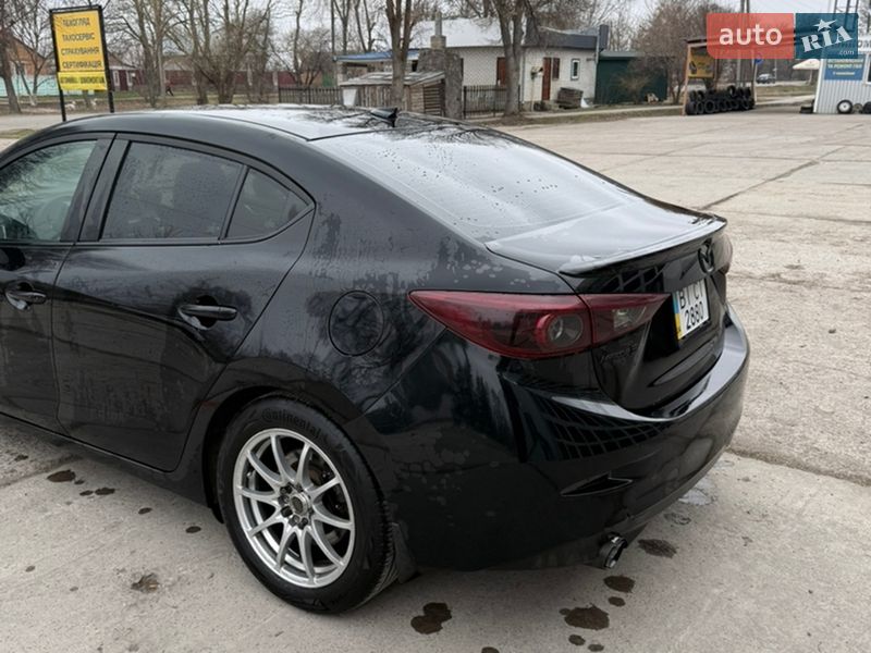 Седан Mazda 3 2015 в Миргороде