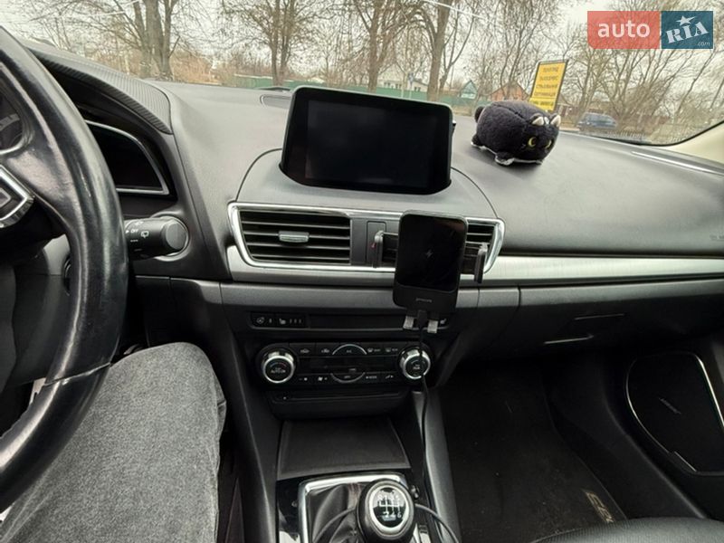 Седан Mazda 3 2015 в Миргороде