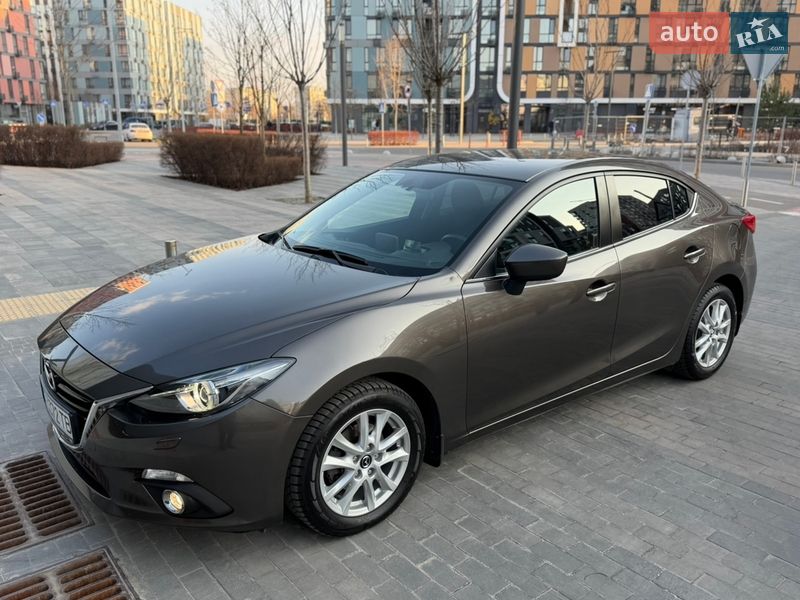 Седан Mazda 3 2014 в Киеве