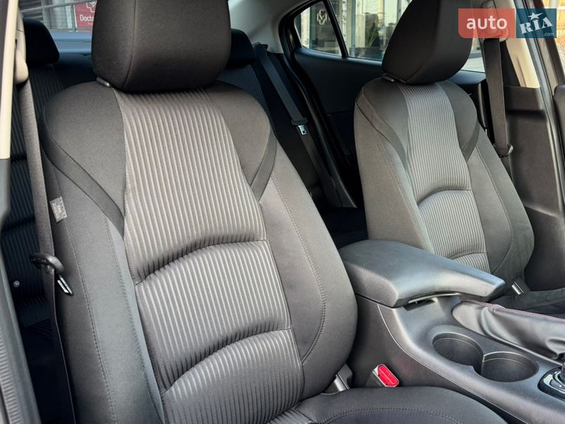 Седан Mazda 3 2014 в Киеве