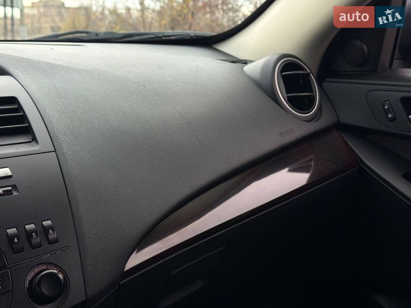 Хэтчбек Mazda 3 2010 в Кривом Роге