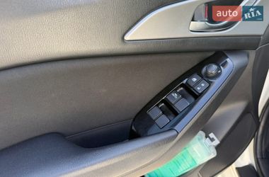 Седан Mazda 3 2016 в Дніпрі