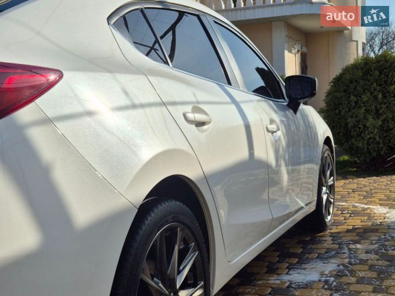 Седан Mazda 3 2018 в Запоріжжі