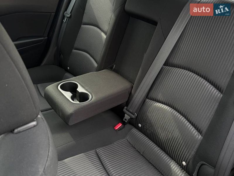 Седан Mazda 3 2016 в Львове фото 29 Седан Mazda 3 2016 в Львове