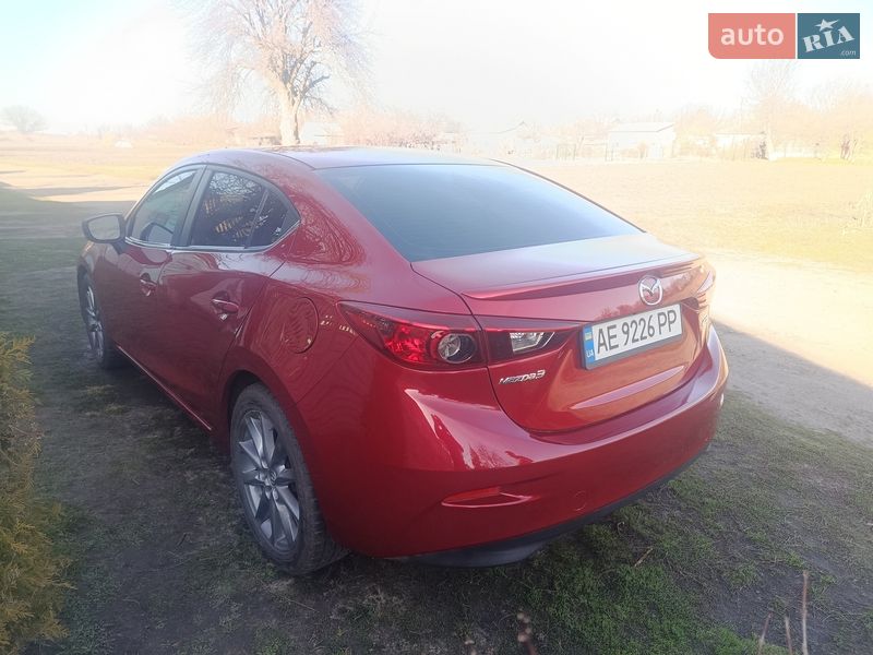 Седан Mazda 3 2018 в Валках