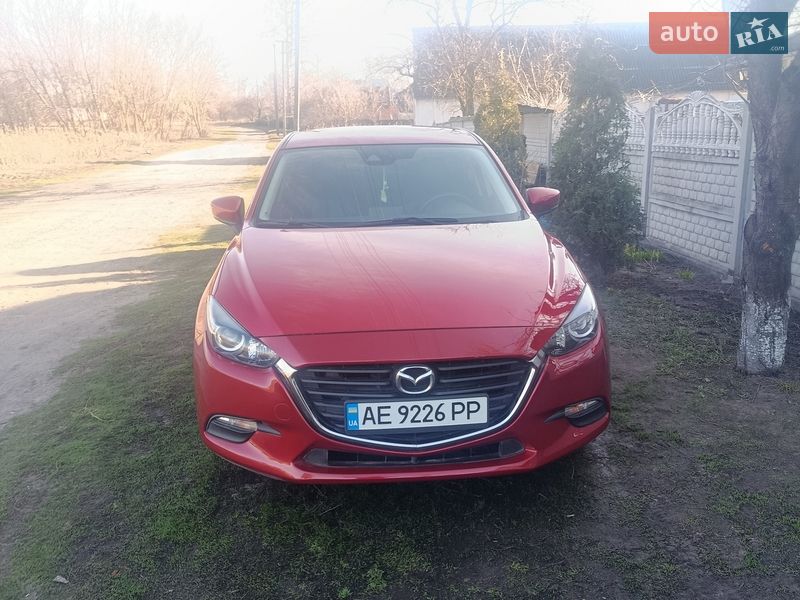 Седан Mazda 3 2018 в Валках