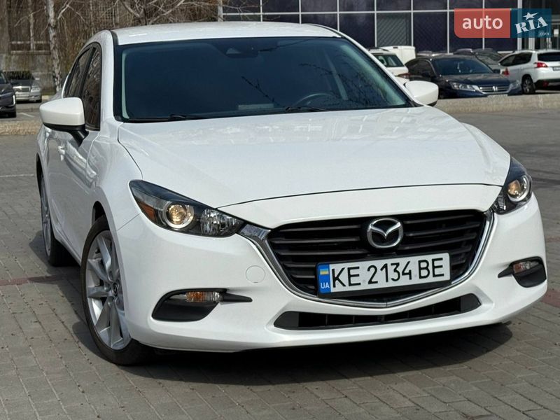 Седан Mazda 3 2018 в Днепре
