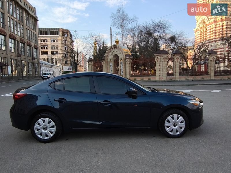 Седан Mazda 3 2017 в Харькове