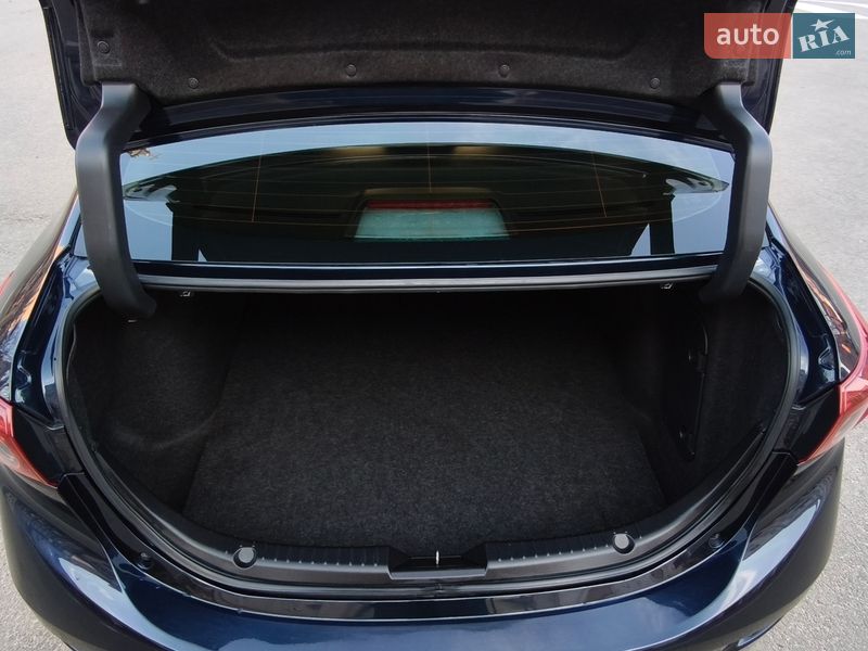 Седан Mazda 3 2017 в Харькове