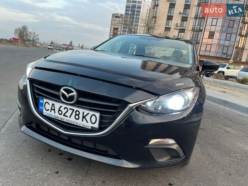Седан Mazda 3 2015 в Черкассах