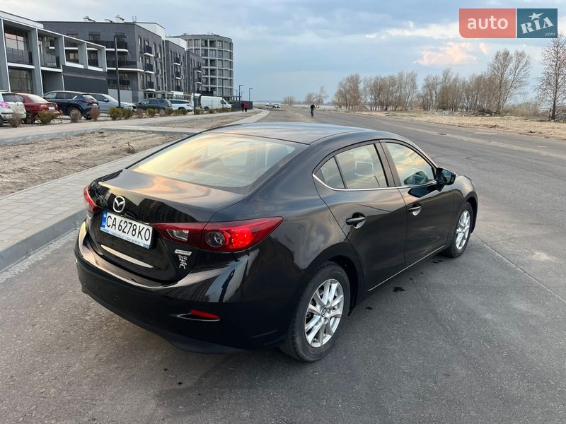 Седан Mazda 3 2015 в Черкассах