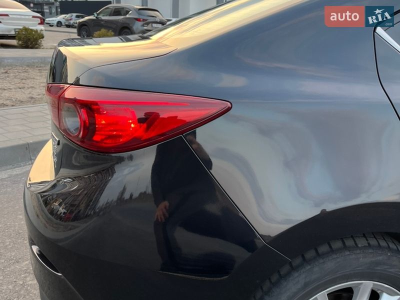 Седан Mazda 3 2015 в Черкассах