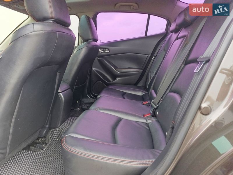 Седан Mazda 3 2013 в Днепре