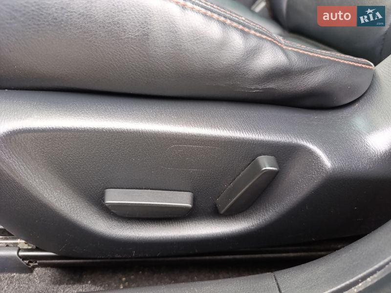 Седан Mazda 3 2013 в Днепре