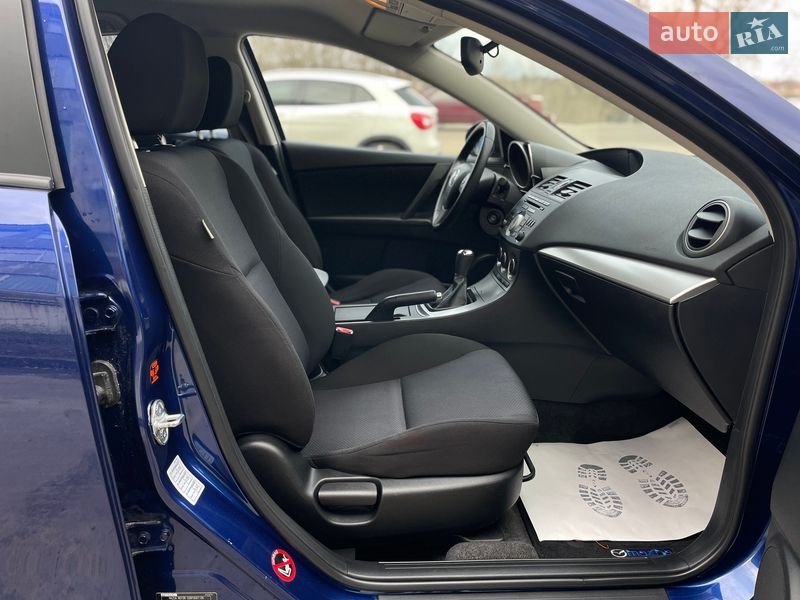 Хэтчбек Mazda 3 2009 в Киеве