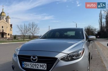 Седан Mazda 3 2016 в Южном