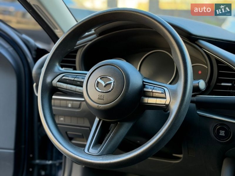 Седан Mazda 3 2021 в Киеве