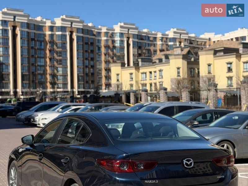 Седан Mazda 3 2021 в Киеве