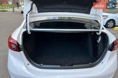 Седан Mazda 3 2015 в Ірпені