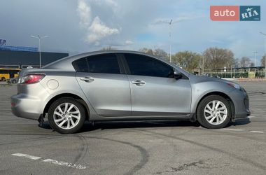 Седан Mazda 3 2012 в Днепре