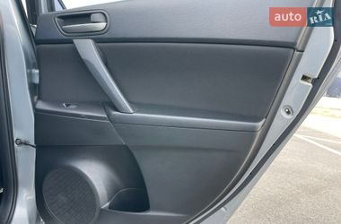 Седан Mazda 3 2012 в Днепре