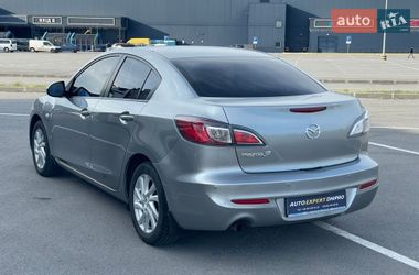 Седан Mazda 3 2012 в Днепре