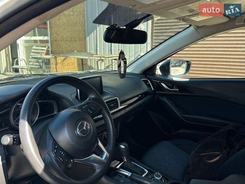 Седан Mazda 3 2015 в Одесі