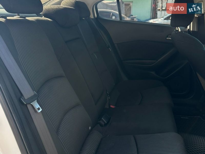 Седан Mazda 3 2015 в Одесі