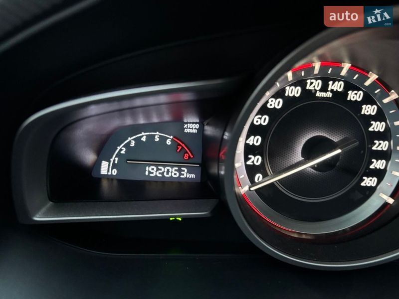 Седан Mazda 3 2015 в Киеве