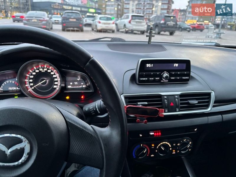 Седан Mazda 3 2015 в Києві