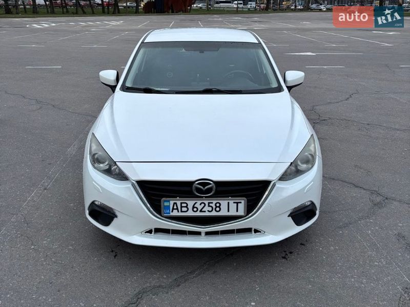 Седан Mazda 3 2015 в Киеве