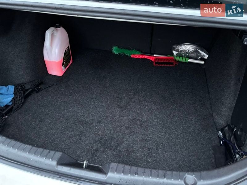 Седан Mazda 3 2015 в Києві