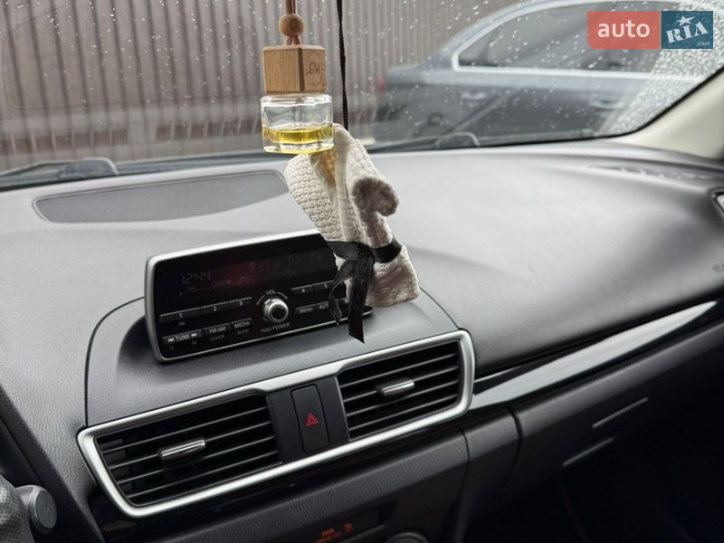 Седан Mazda 3 2014 в Кременчуге