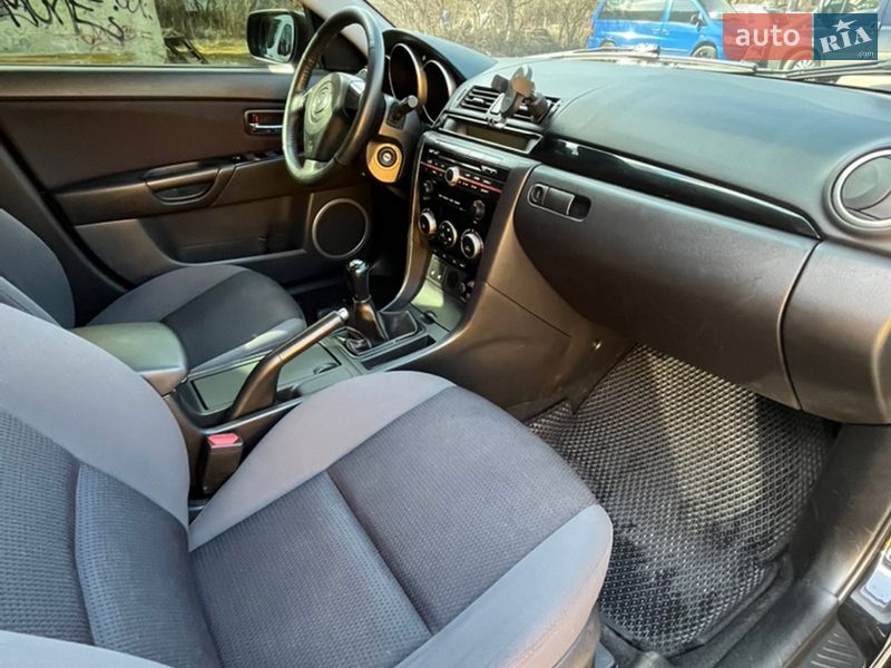 Хетчбек Mazda 3 2008 в Чернівцях