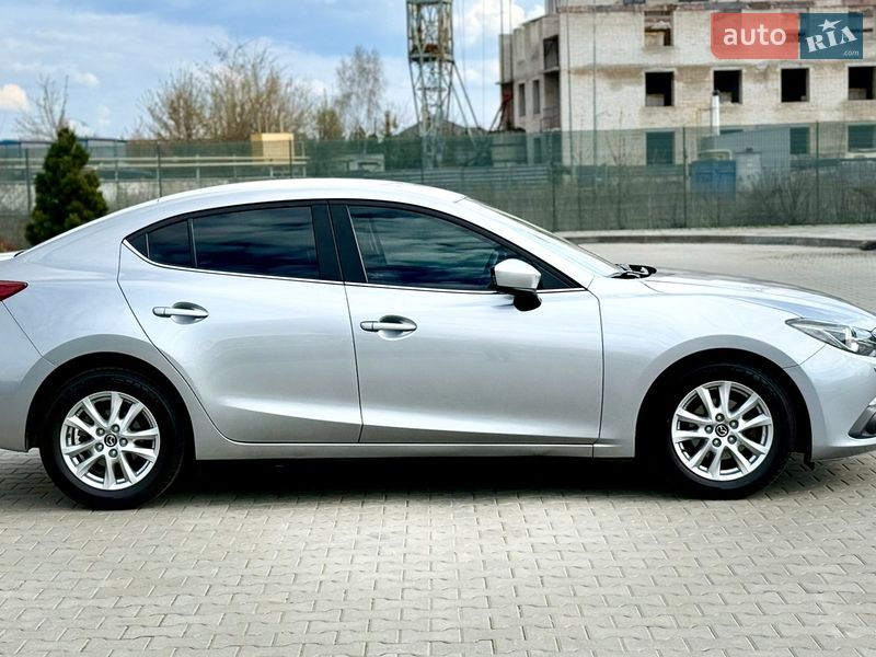 Седан Mazda 3 2016 в Харкові