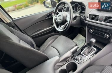 Седан Mazda 3 2016 в Харкові