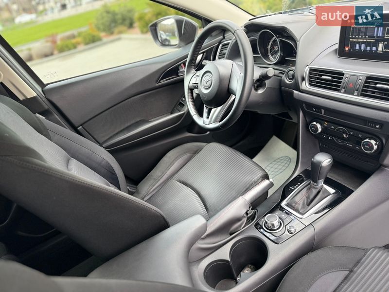 Седан Mazda 3 2016 в Харкові