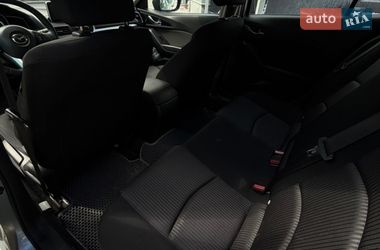 Хэтчбек Mazda 3 2016 в Городке