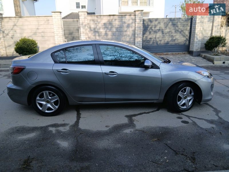 Седан Mazda 3 2011 в Херсоне